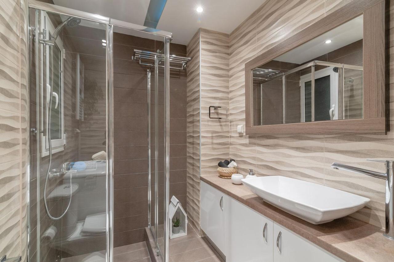 Kleio By Heloni Apartment